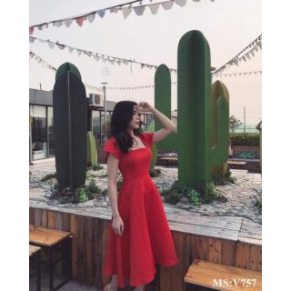 Váy xòe vải gấm hoa màu trắng và đỏ