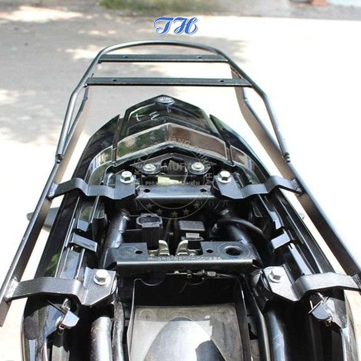 Baga sau givi cho xe FZ150 FI 2014 dùng gắn thùng sau hoặc chở đồ - hàng chính hãng