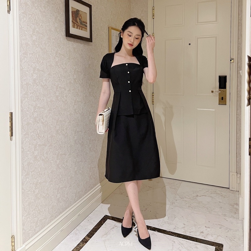 Ciara dress / Váy ngắn tay dáng xoè phối cúc trang trí