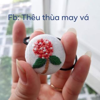 Cột tóc thêu tay