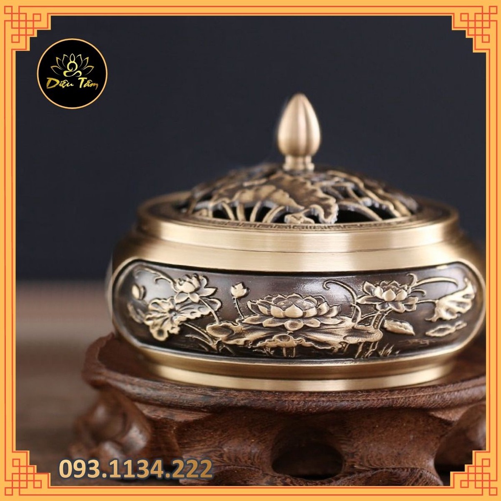 Lư xông trầm bằng đồng nguyên khối hoạ tiết hoa văn cổ điển kèm đôn kệ gỗ thay lư điện