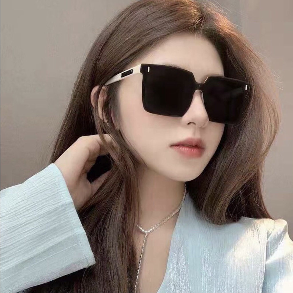 Kính mát nam hay nũ đều được 1142, mẫu đang hot nhất năm form vuông dễ mang, tặng kèm hộp và khăn