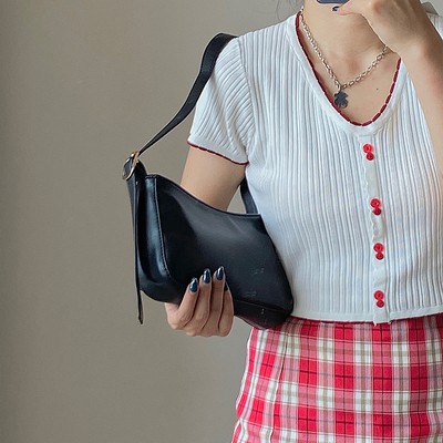 Túi retro 90s vibes màu đen