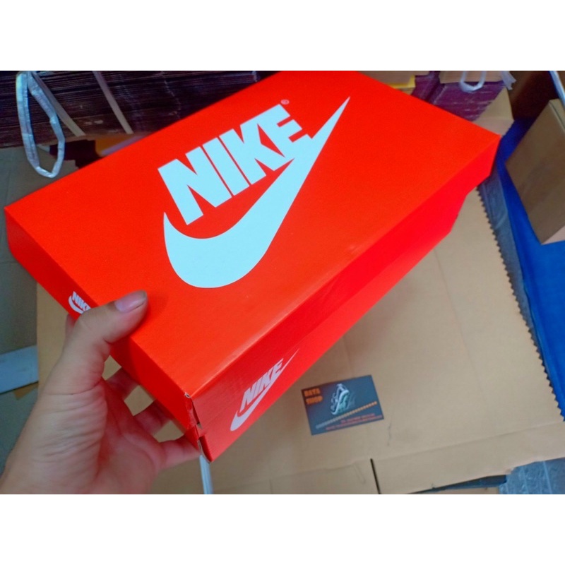 Hộp giày thể thao nike size 31x19x11