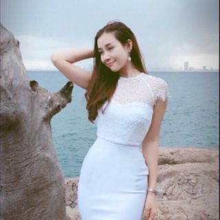 Đầm body phối ren y hình