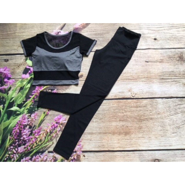 ☞✻✉Bộ croptop phối lưới tay có mút sẵn | BigBuy360 - bigbuy360.vn