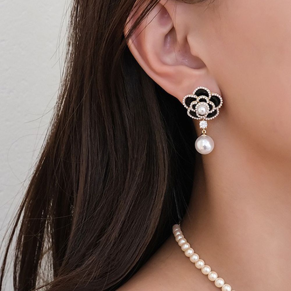 Bông tai hình hoa đính ngọc trai giả thời trang Hàn Quốc cho nữ