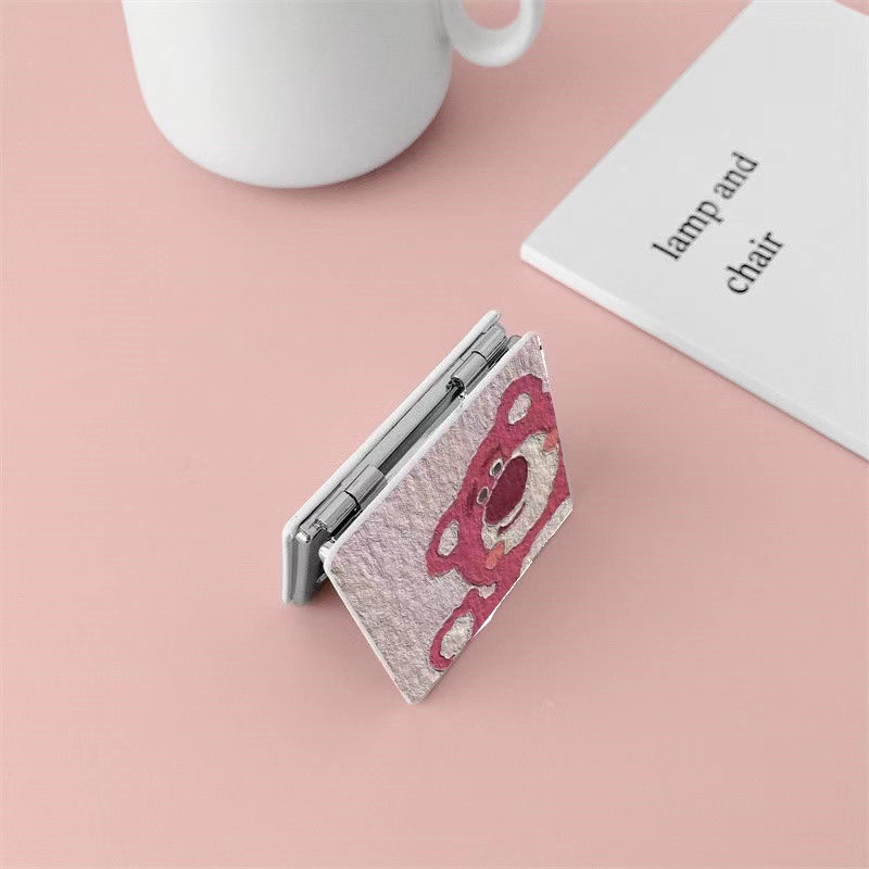 Gương Trang Điểm Cầm Tay Hình Gấu Dâu Tây Dễ Thương