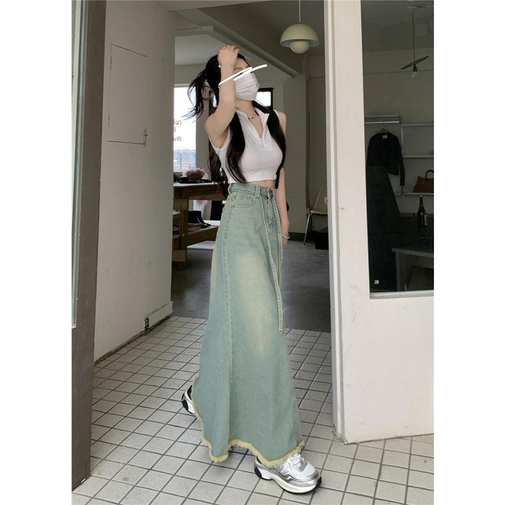 Chân váy jean dài đuôi cá xòe rộng retro màu xanh nhạt pha