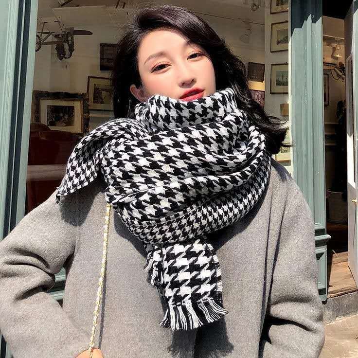 Khăn Choàng Cổ Giữ Ấm 10.30 Bằng Len Cashmere Màu Trắng Đen Phong Cách Hàn Quốc Cho Cặp Đôi