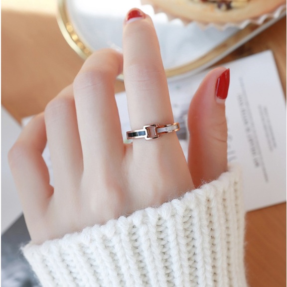 [FreeShip] Nhẫn nữ titan xà cừ đen trắng J3-311 - CAM KẾT KHÔNG BAY MÀU