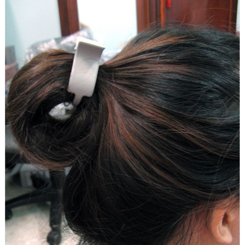 Kẹp tóc càng cua 3 răng hoa cúc trắng trong suốt