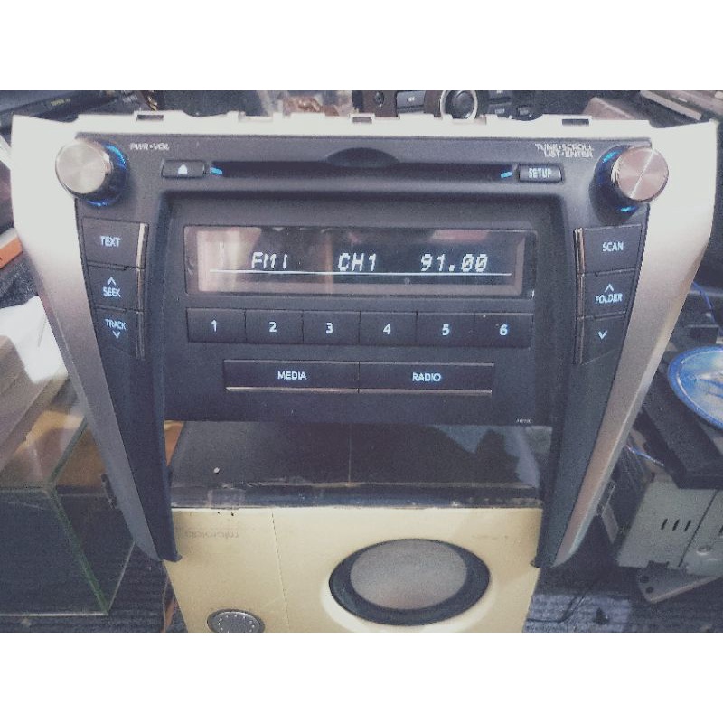 Đầu cd / aux/ Radio xe Camry . lắp chung cho camry 2014 15 16 17 18 19