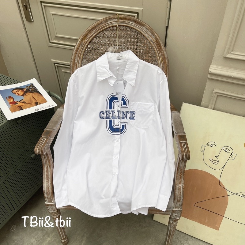 Áo sơmi trắng chữ C xanh