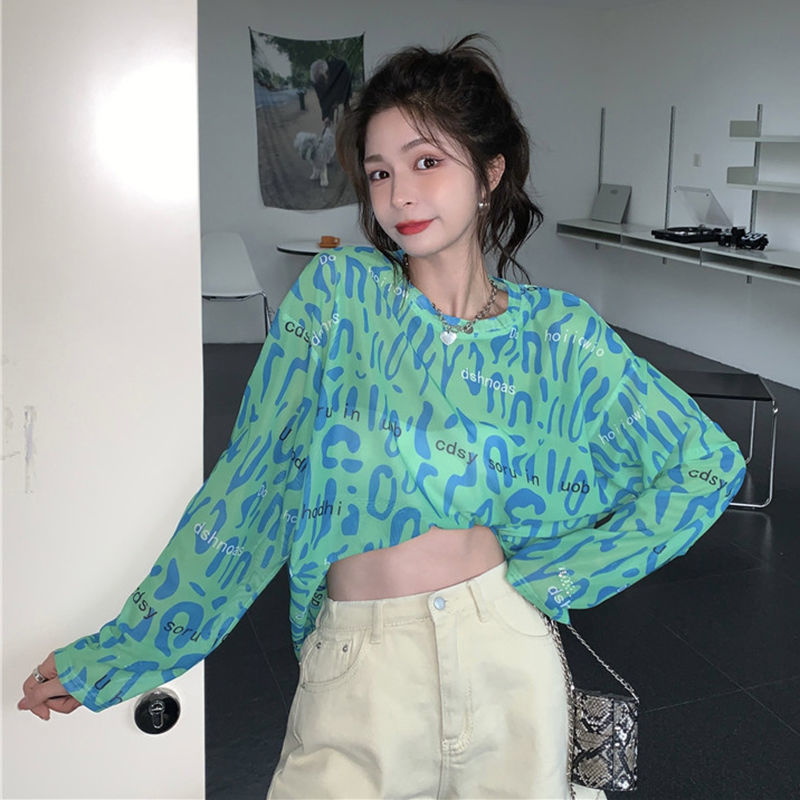 Áo thun tay dài dáng rộng họa tiết da báo cá tính cho nữ