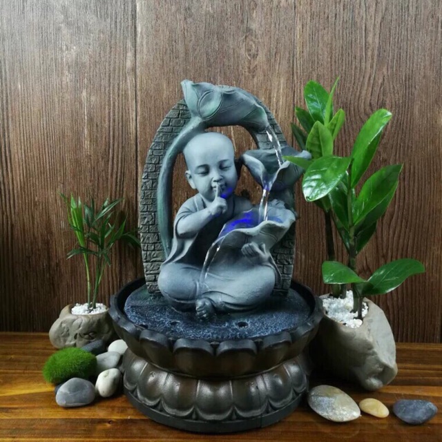 Thác nước phong thuỷ chú tiểu