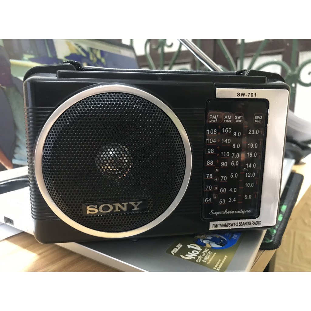 Đài Sony SW 701 nghe FM Radio cho người già có rắc cắm điện trực tiếp và có chỗ lắp pin con thỏ - Lệ Shop