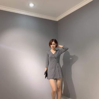 Jump tay lở đính nút