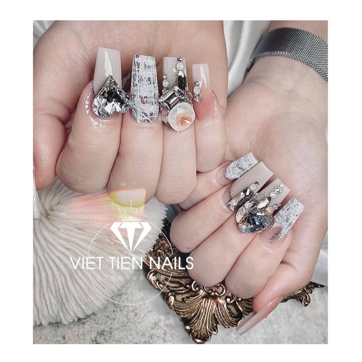 Đá hình đính móng trái tim