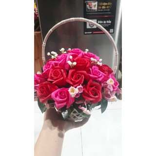 giỏ hoa sáp thơm 22 bông 145k
