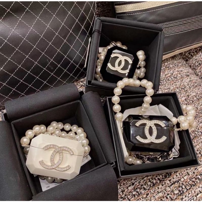 Túi xách chanel mini xinh xắn.