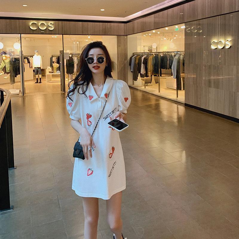 Đầm Ngắn Tay Cổ Vuông Thêu Họa Tiết Xinh Xắn Dành Cho Nữ