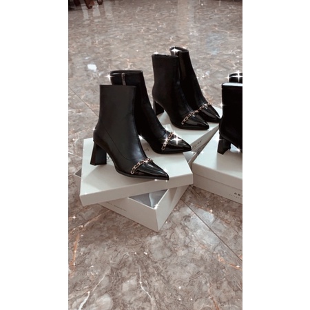 boots nữ bốt cổ cao gót vuông dẹt mũi nhọn đen da bóng xích thời trang Hàn quốc (fullbox)