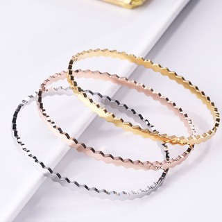 Vòng tay răng cưa bản nhỏ titan không đen tt 2399
