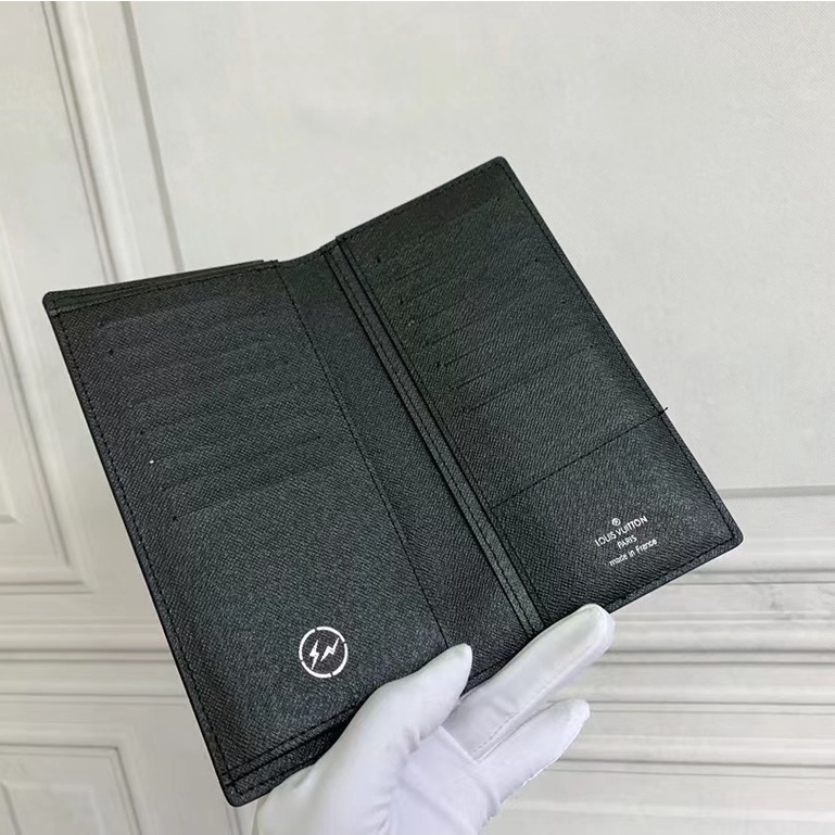 Sẵn sàng giao hàng Ví nam mới của Louis Vuitton LV có hộp 62665