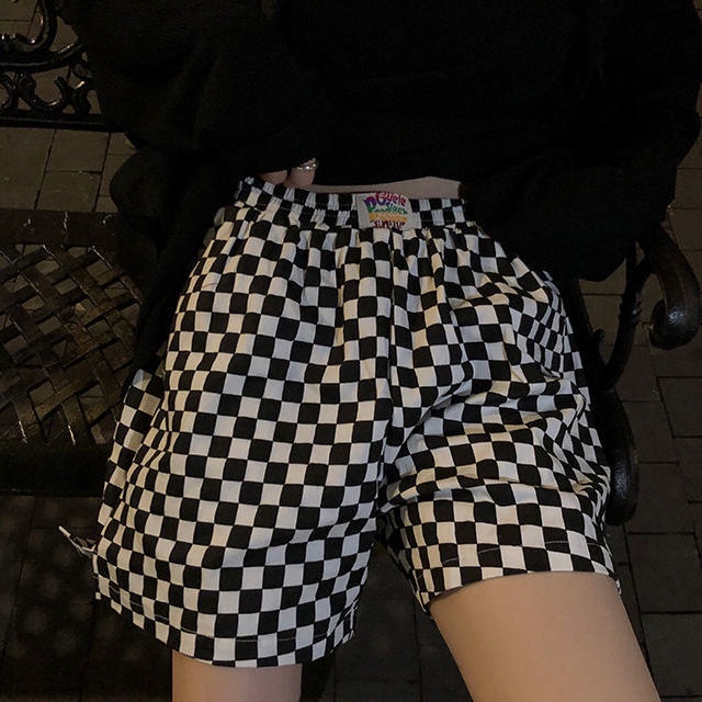 Quần short lưng cao ống rộng thiết kế xẻ tà họa tiết sọc caro thời trang cá tính cho nữ