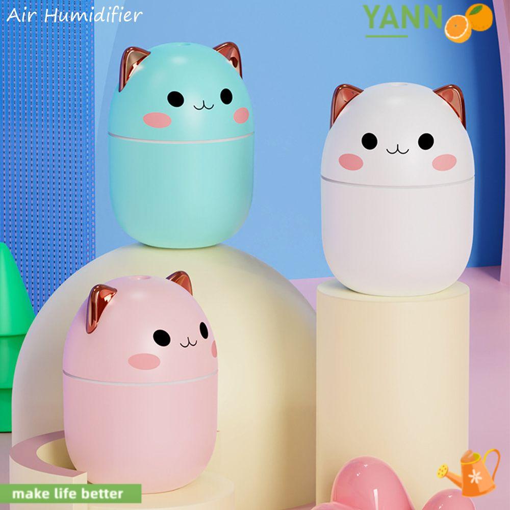 Máy Tạo Độ Ẩm Không Khí 200ml Tích Hợp Đèn Ngủ Nhiều Màu Sắc Kèm Cáp USB Tiện Dụng
