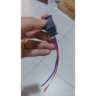 Công tắc ưu tiên hazard sáng 4 đèn xinhan cùng lúc có tặng kèm dắc cấm công tắc