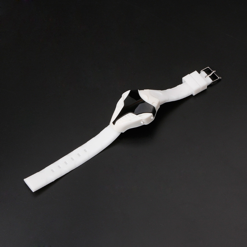Đồng hồ điện tử mặt tam giác dây silicon cho nam