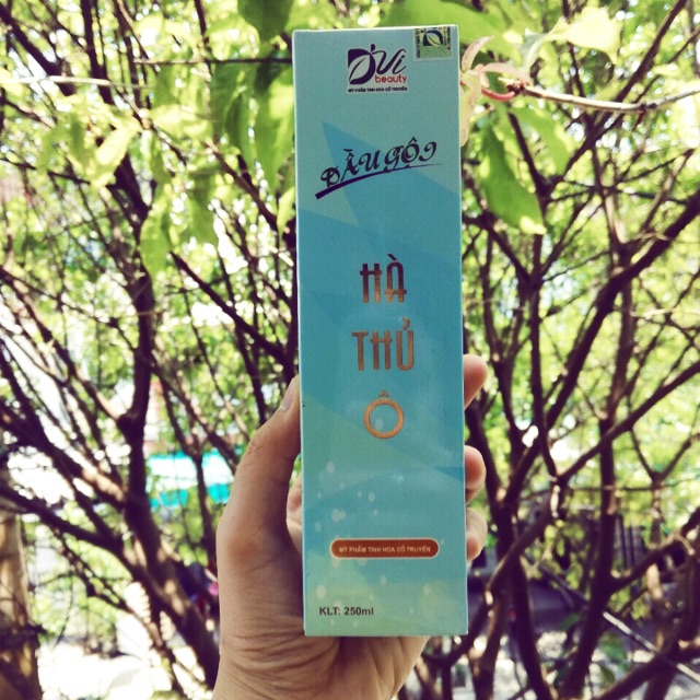 Dầu gội Hà Thủ Ô D'vi beauty