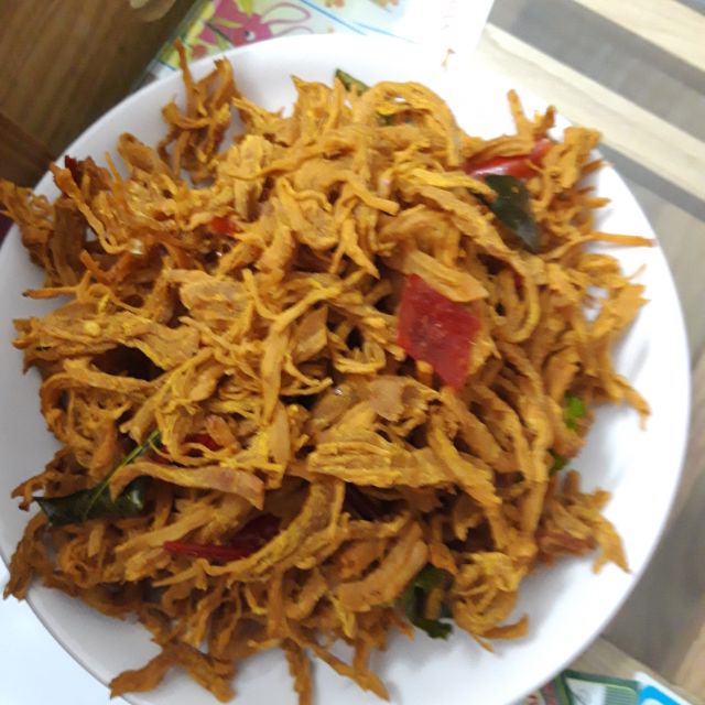 KHÔ GÀ LÁ CHANH DÀNH CHO NGƯỜI ĂN KIÊNG