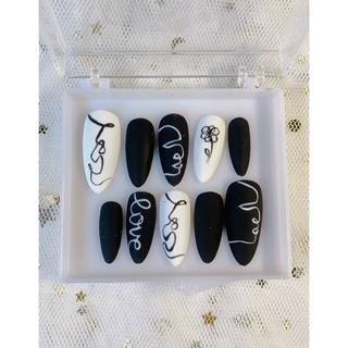 Nail Box móng up trắng đen cá tính