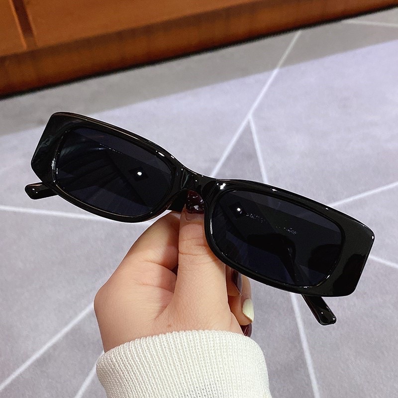 Kính chữ B BALENCIAGA màu đen logo vàng,kính thời trang nam nữ thiết kế phong cách Pháp hiện đại,trẻ trung,cá tính
