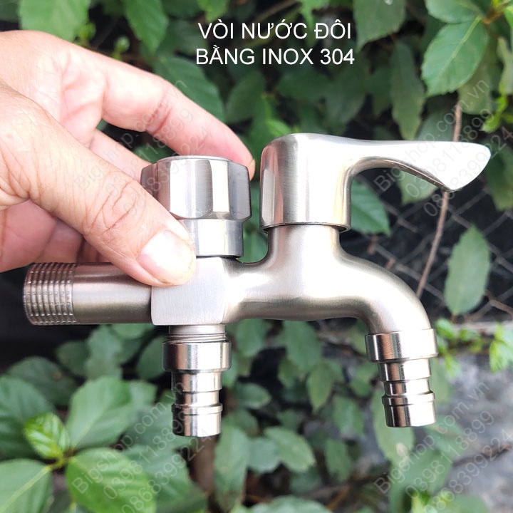 Vòi nước đôi bằng inox 304 gắn tường, 01 đầu vào DN15 lắp cho ống D21mm và 2 đầu ra