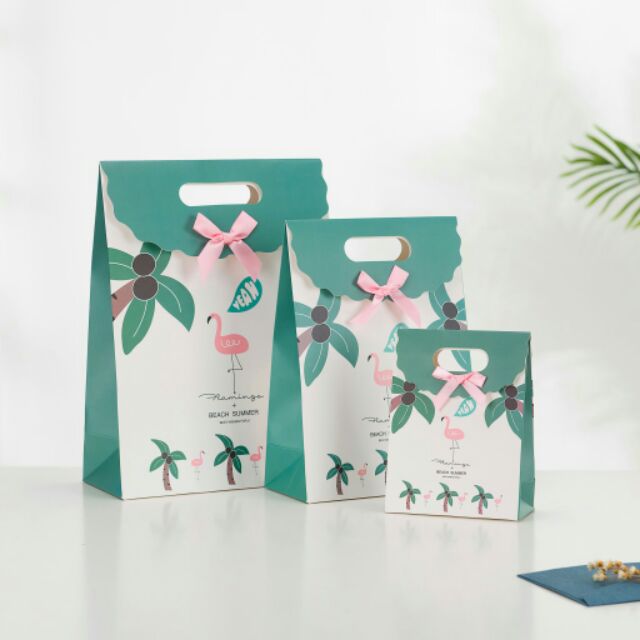 Túi quà giấy dễ thương | BigBuy360 - bigbuy360.vn