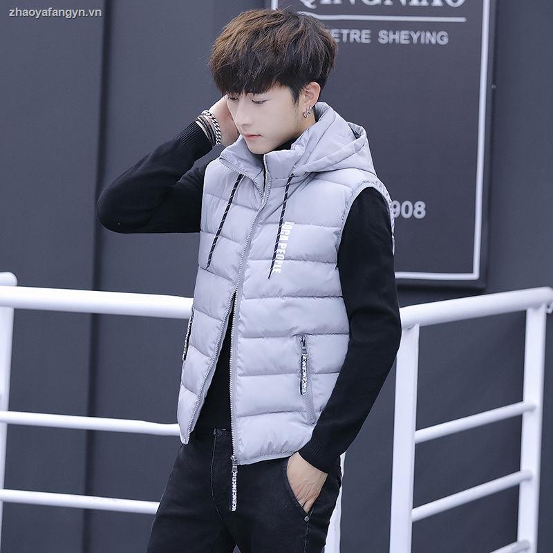 Áo khoác phao sát nách có mũ trẻ trung cho nam