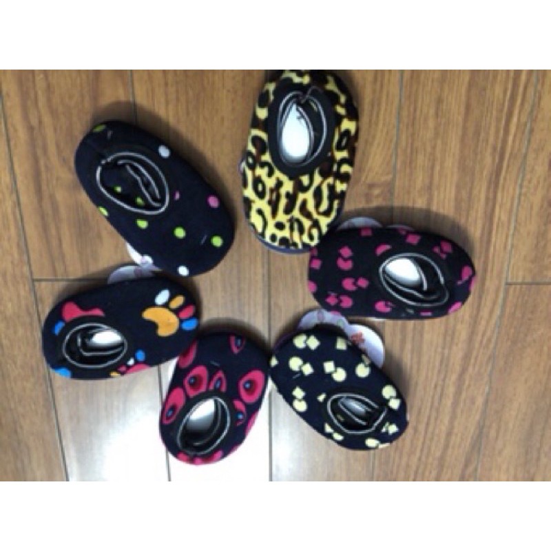 Hài lót nỉ siêu ấm và  chống trơn cho bé đi trong nhà