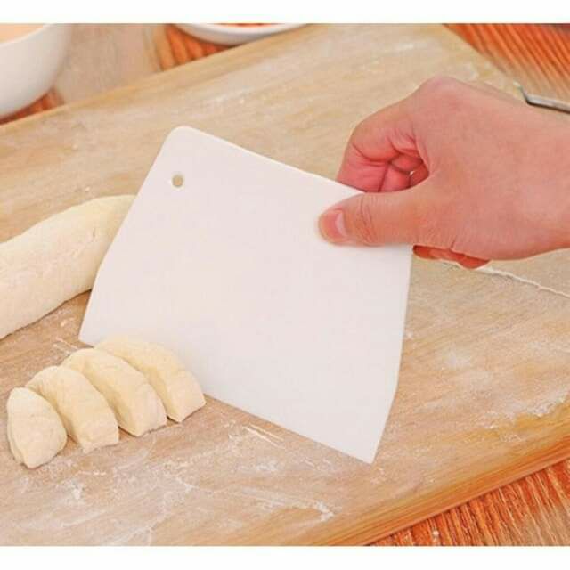 Dụng cụ cắt/ vét bột
