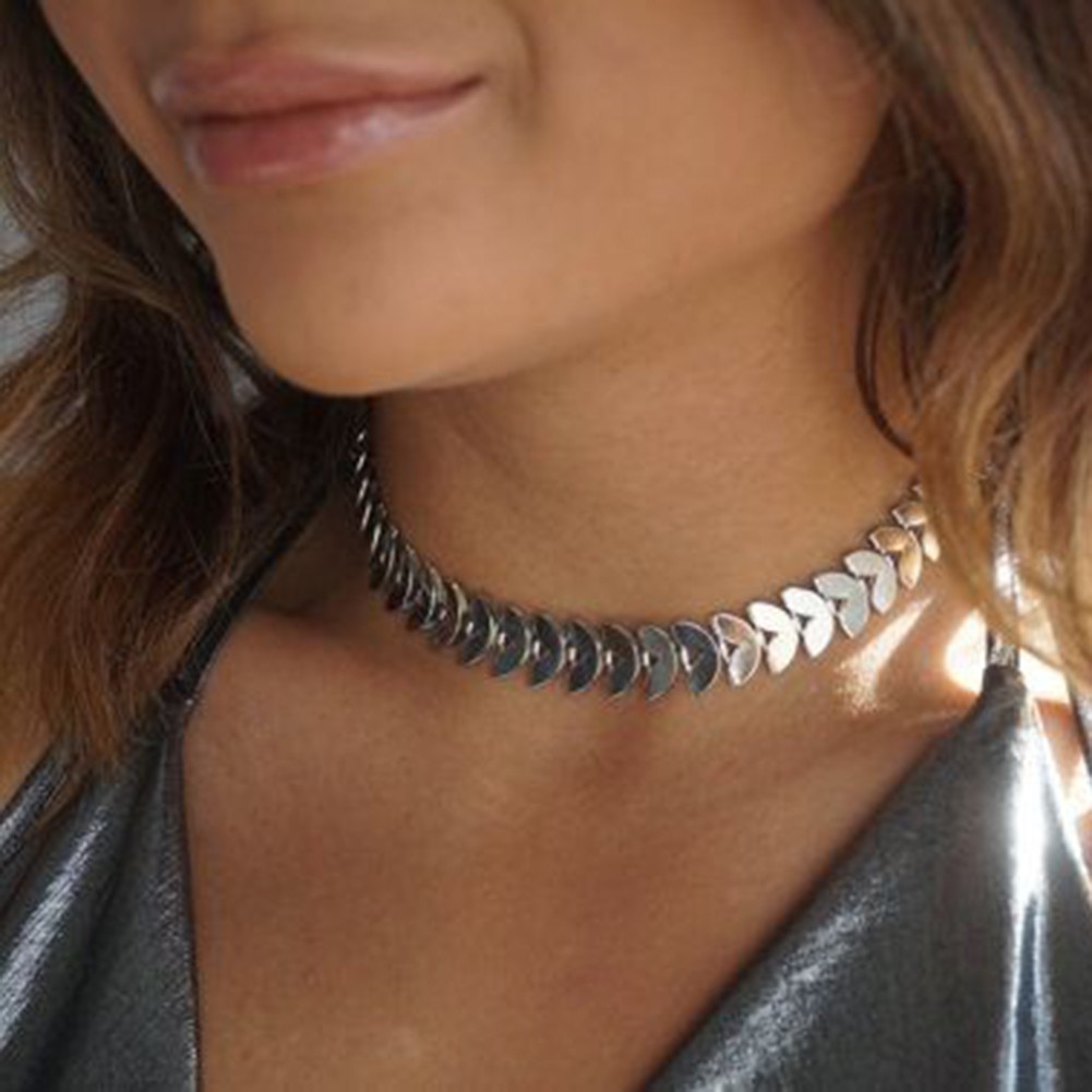 Vòng Cổ Choker Bằng Hợp Kim Họa Tiết Chiếc Lá Phong Cách Punk Cá Tính Cho Nữ