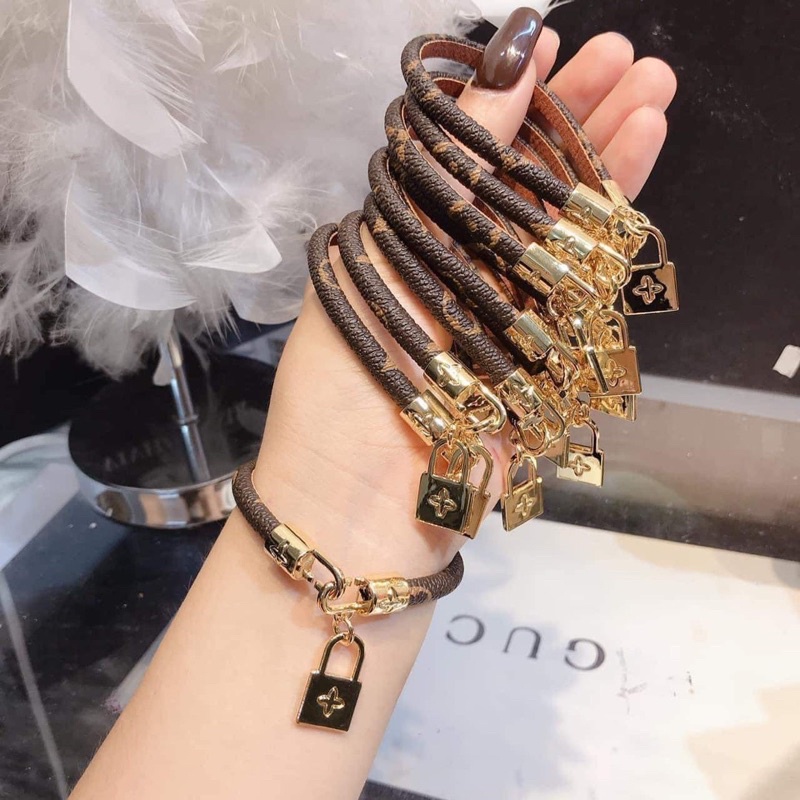 Vòng tay siêu sang . hót trend, vòng tay dây da.vòng tay hãng