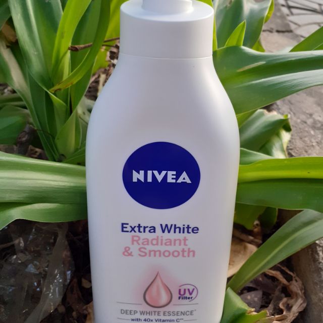 Sữa dưỡng thể Nivea Extra White Radiant & Smooth bổ sung thành phần Collagen dưỡng da phục hồi và dưỡng trắng da.