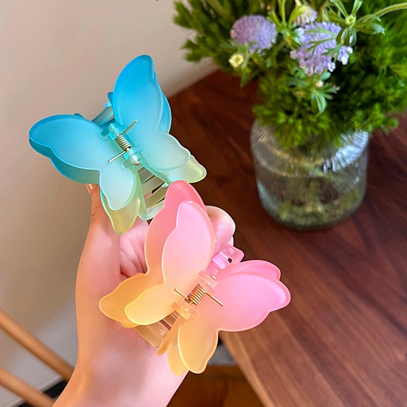 1 Kẹp Tóc Càng Cua Bằng Acrylic Hình Bướm Nhiều Màu Sắc Thoải Mái Dành Cho Nữ