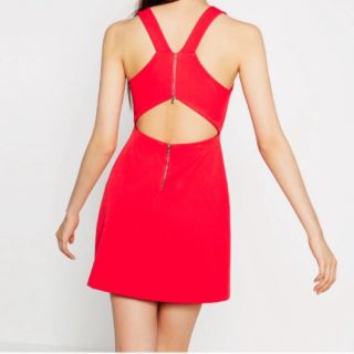 Đầm Zara cổ halter khoét lưng auth