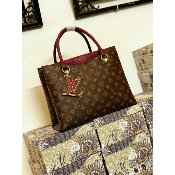 FREE KHẮC TÊN Túi lv công sở size 35 da đẹp xịn bảo hành đổi mới 1 năm