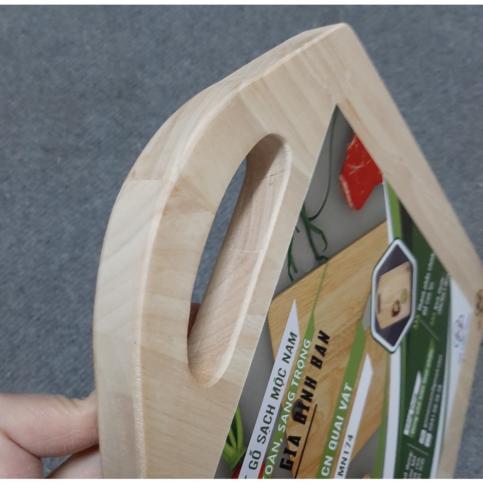 Thớt gỗ cao su chữ nhật quai vát Mộc Nam MN174 30*20*1.8cm