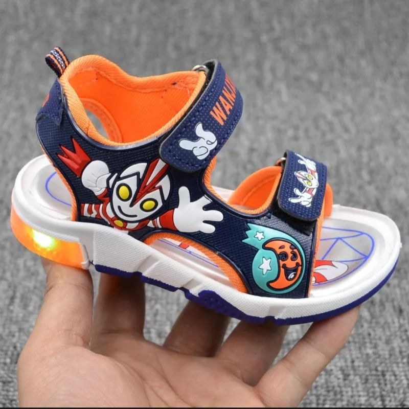 Có đèn led Sandal giày dép quai hậu xăng đan quai dán cho bé trai hình siêu nhân điện quang người nhện có đèn phát sáng